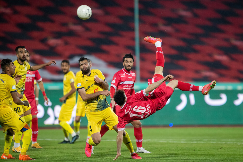 دیدار تیم های فوتبال پرسپولیس تهران و فجر سپاسی شیراز