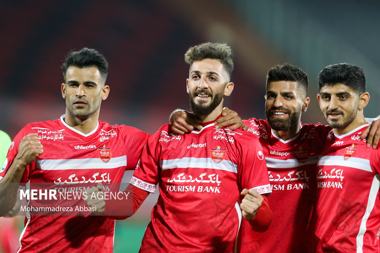 دیدار تیم های فوتبال پرسپولیس تهران و نساجی مازندران