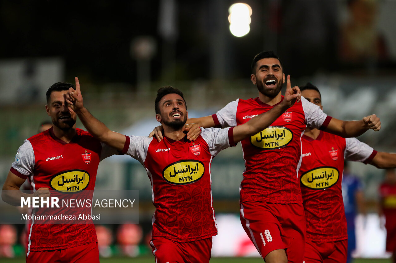 دیدار تیم های فوتبال پرسپولیس تهران و هوادارتهران