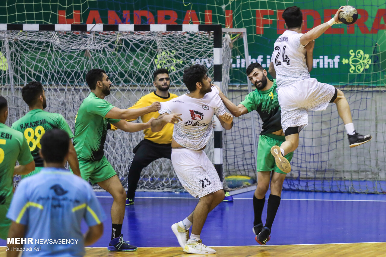 دیدار تیم های هندبال ذوب آهن و پاس ناجا