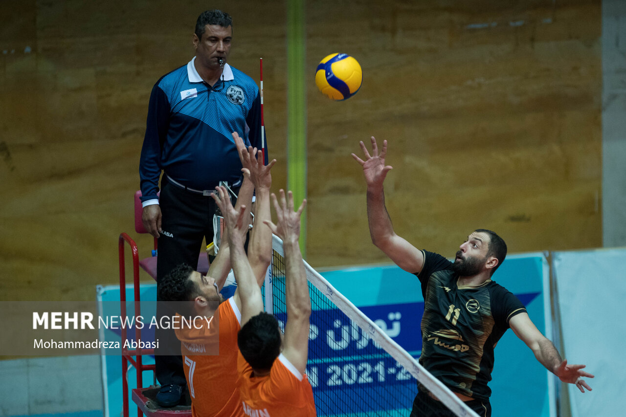 دیدار تیم های والیبال سایپای تهران و هورسان رامسر