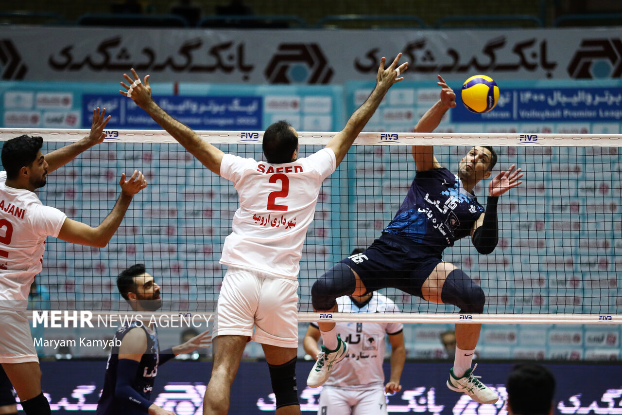 دیدار تیم های والیبال پیکان تهران و شهرداری ارومیه