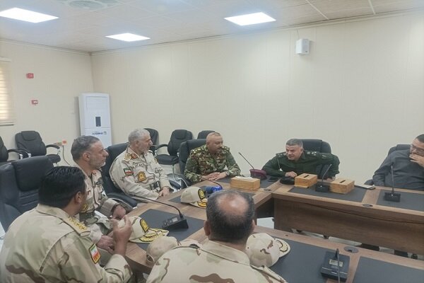 دیدار فرمانده مرزبانی فراجا با مسئولین پایانه مرزی زرباطیه عراق