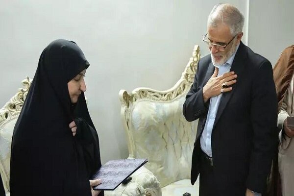 دیدار قائممقام وزیر کشور با خانواده شهید ابوالحسن آلاسحاق