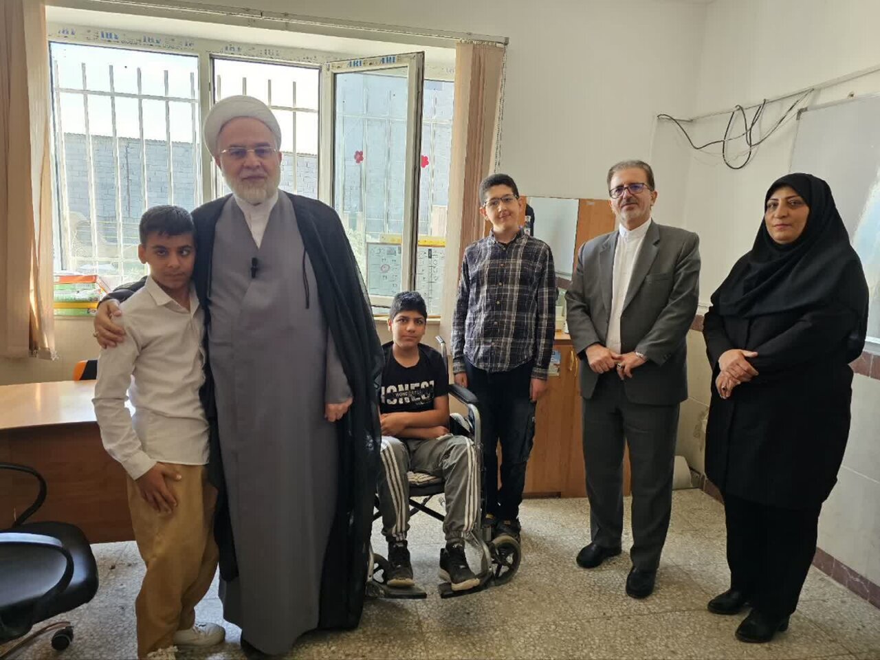 دیدار نماینده ولی فقیه کردستان با دانشآموزان مدرسه استثنایی
توکل