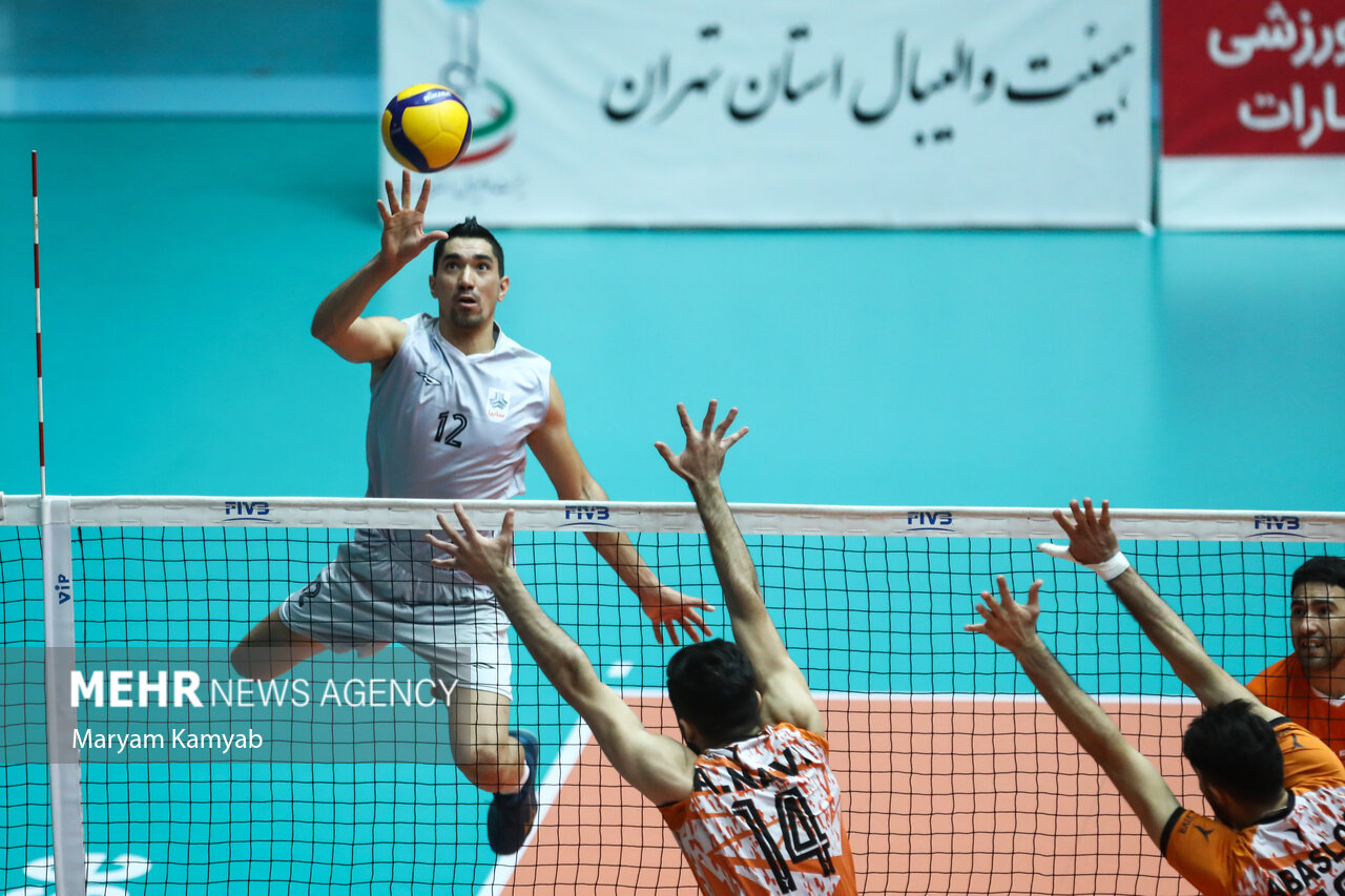 دیدار والیبال تیم های سایپا و مس رفسنجان