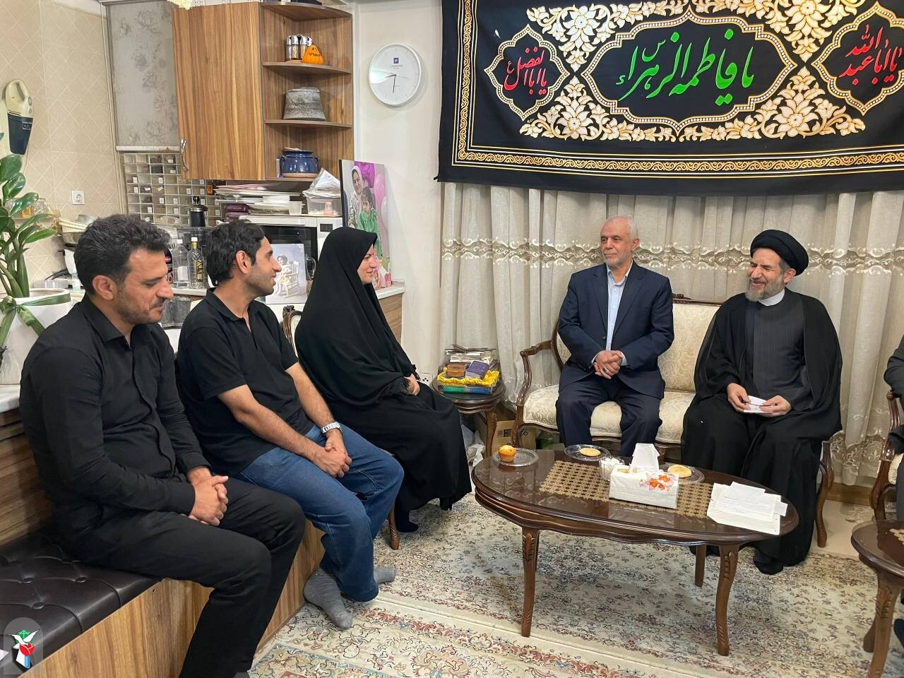 رئیس بنیاد شهید با خانواده شهیدان عسگری دیدار کرد
