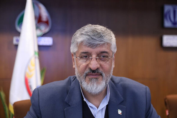 رئیس فدراسیون وزنه برداری هندوانه به شرط چاقو است!