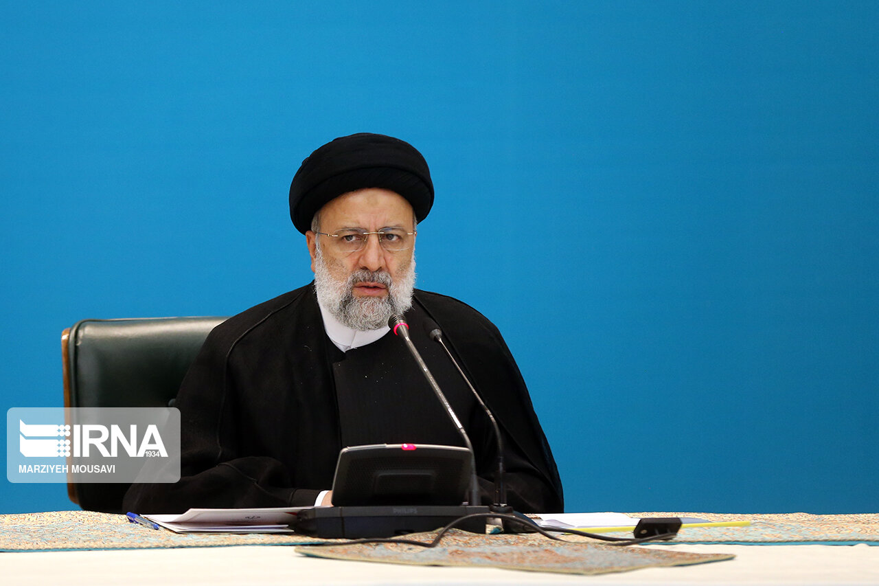 رئیسی «قانون تفسیر موادی از قانون تسهیل صدور مجوزهای کسب و کار» را برای اجرا ابلاغ کرد