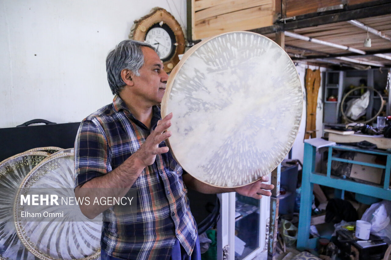 رازهای نهفته در پوست و چوب؛ روایتی از دنیای شگفت‌انگیز دف کردستان