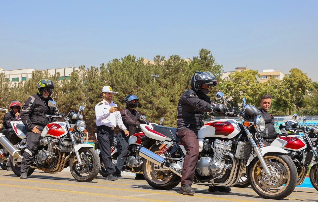 رالی موتورسیکلت‌های بالای ۲۵۰ سی‌سی آغاز شد
