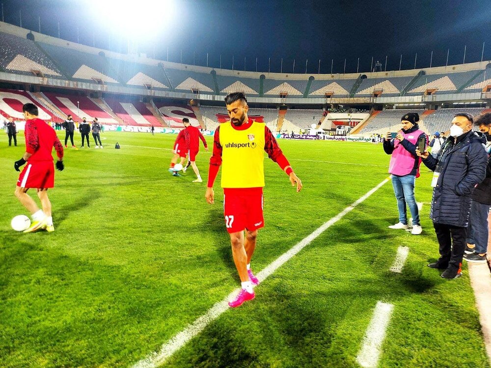 رامین رضاییان روبروی درب خروج پرسپولیس