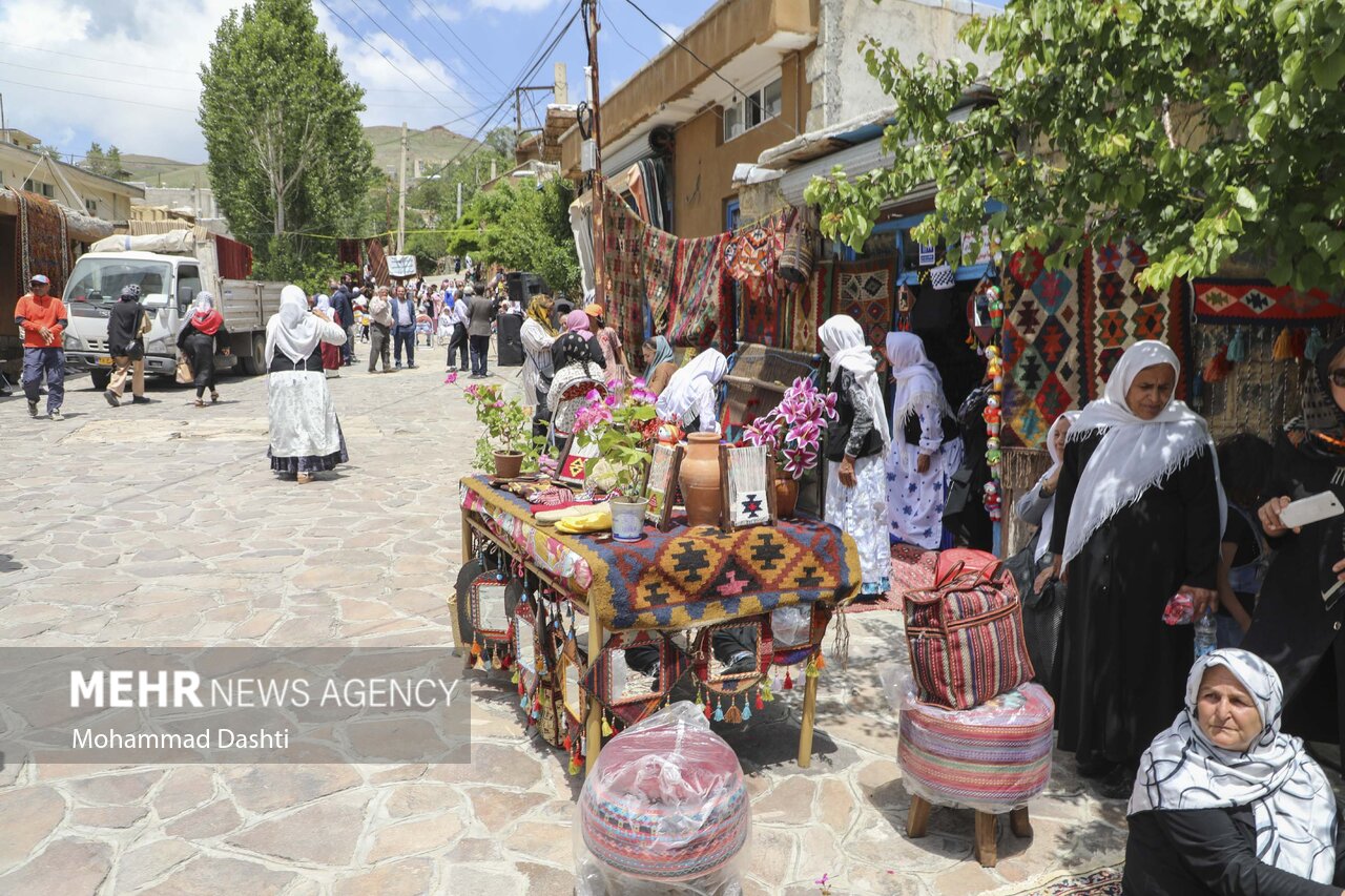 راه اندازی بازارچه ۱۲ هکتاری صنایع دستی در سنندج
