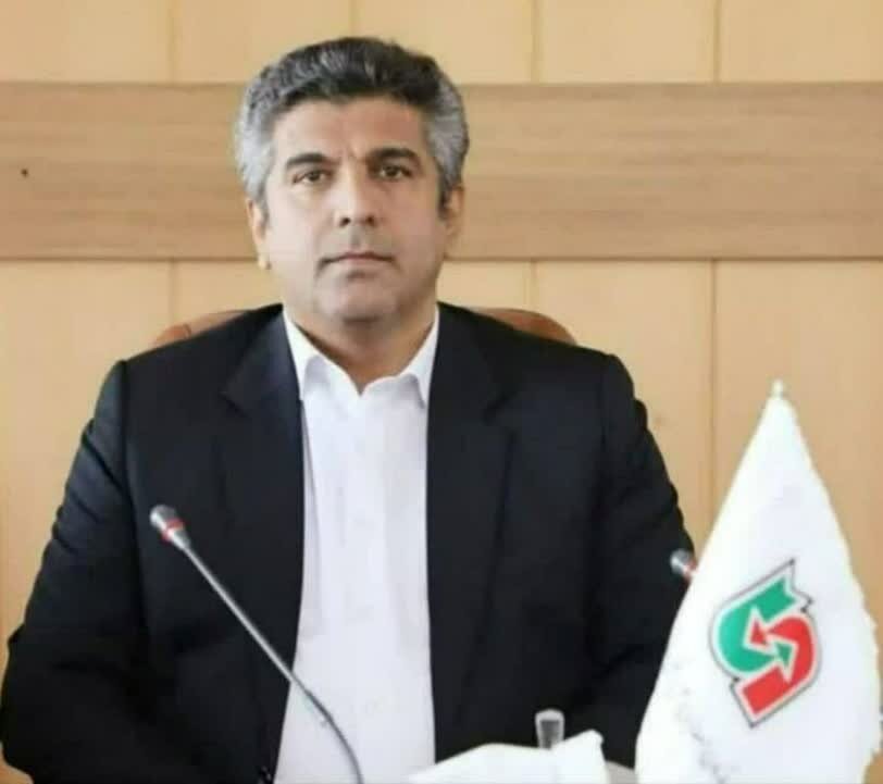راهداری به ۳۷۹ خودرو گرفتار در جادههای برفگیر کردستان کمک کرد