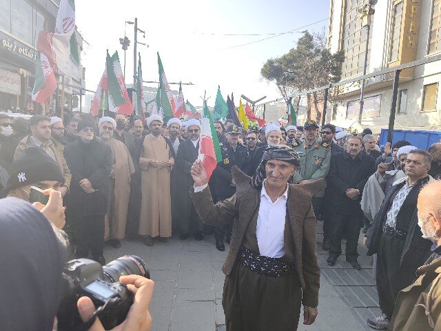 راهپیمایی مردم سنندج در محکومیت اغتشاشات اخیر کشور