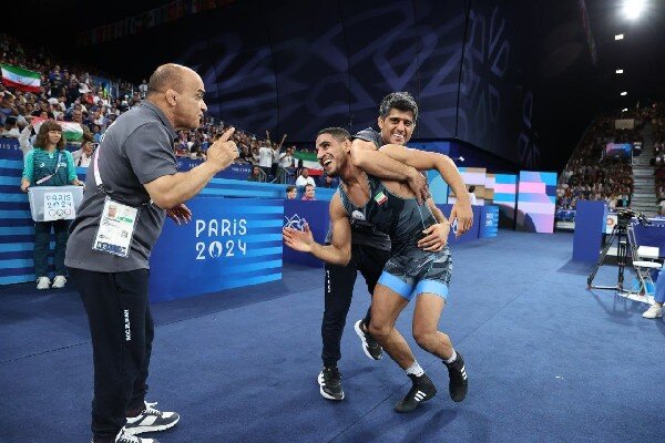 رحمان عموزاد مقتدرانه فینالیست شد/ کشتی آزاد در انتظار یک
طلا