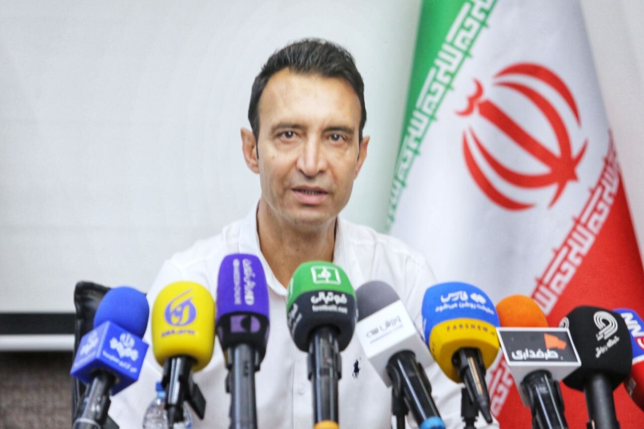 رضا عنایتی: امیدوارم طلسم ۲۰ ساله فوتبال در آسیا رابشکنیم