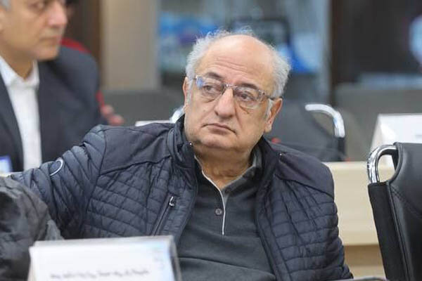 رضایی: بدون توجه به اختلافات و مشکلات داخلی فقط باید به ایران فکر کنیم