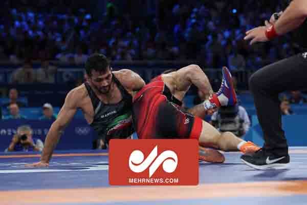 رقابت سخت حسن یزدانی با رقیب بلغاری در فینال المپیک
پاریس