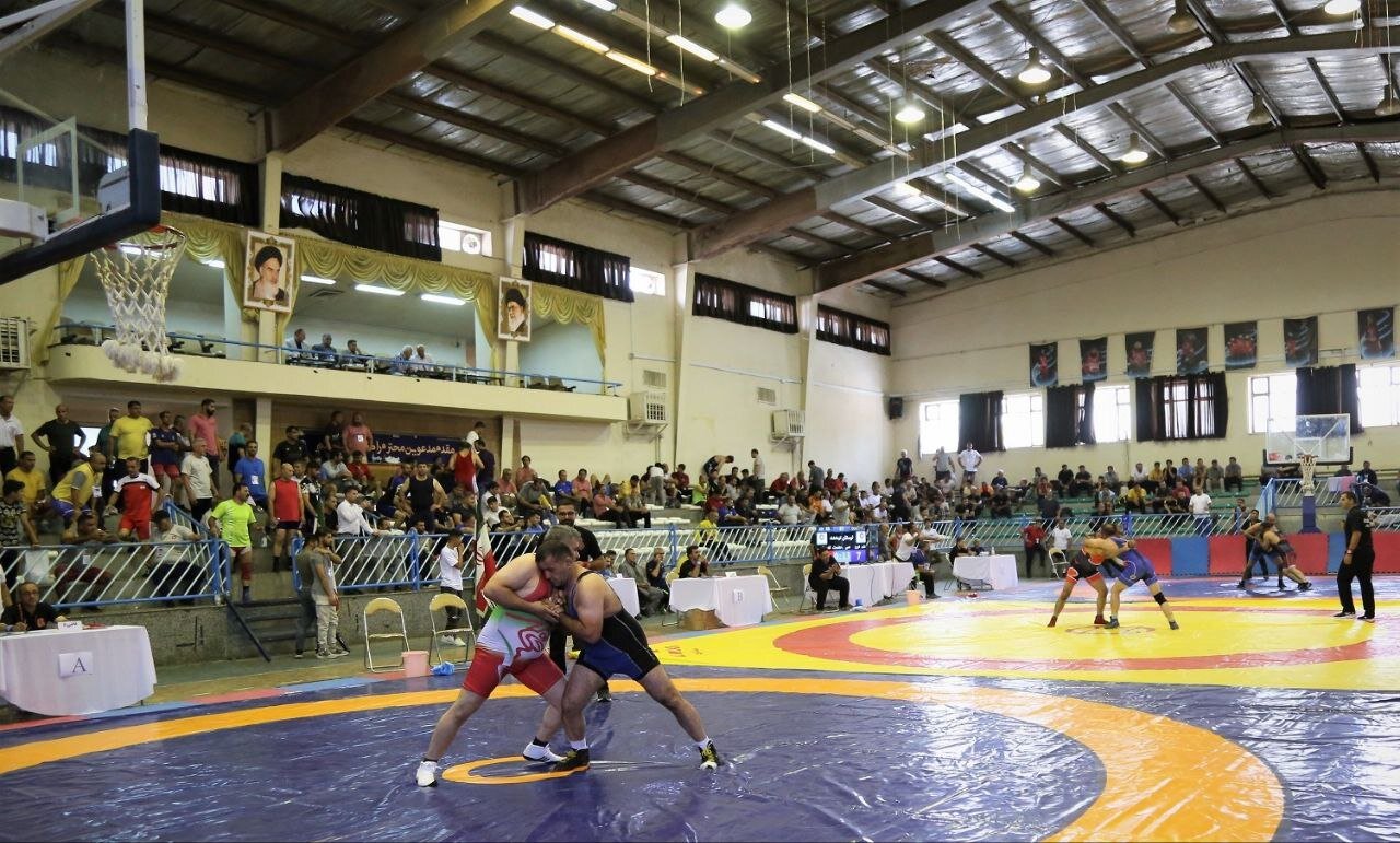 رقابت های کشتی فرنگی قهرمانی پیشکسوتان کشور در سنندج آغازشد