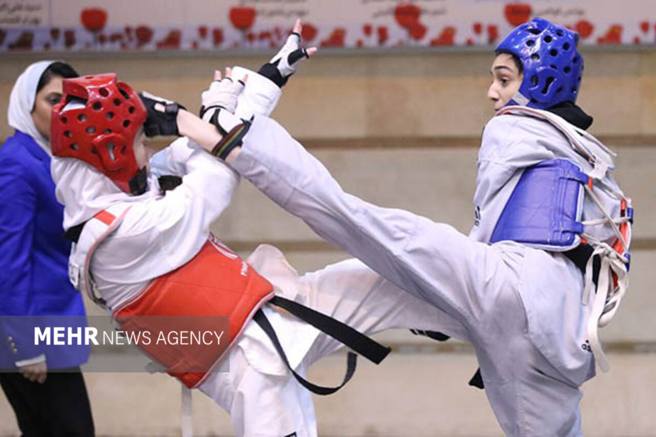 رقابت هیجان انگیز لیگ برتر تکواندو بانوان با حضور ۱۷ تیم