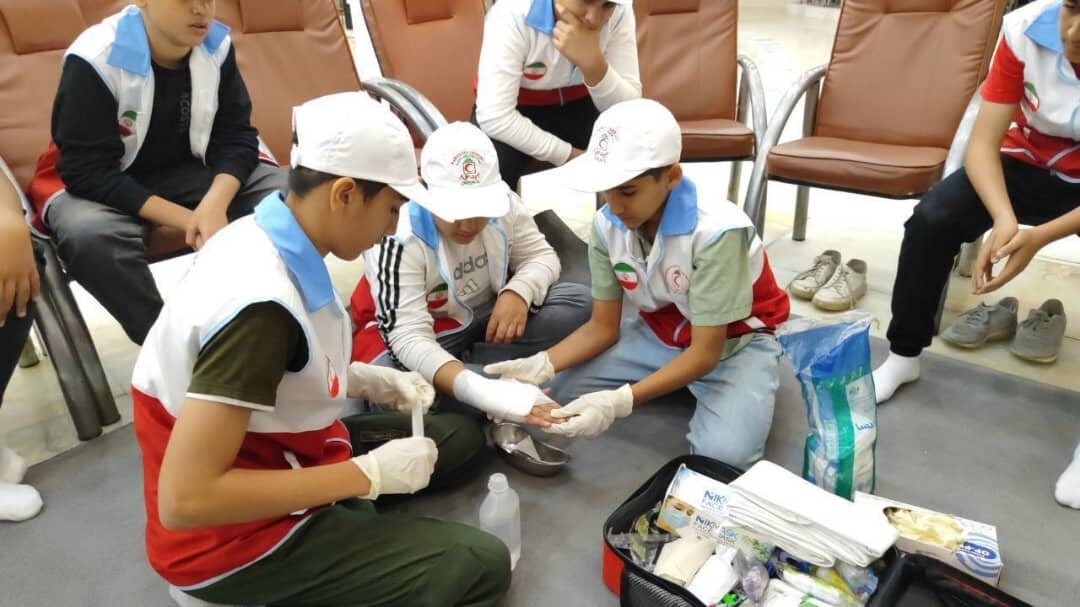 رقابت ۲۸۰ دانش آموز کردستانی در مسابقات دادرس هلالاحمر