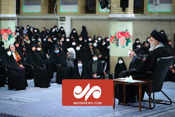 روایت جالب بانوی خانه‌داری که در حضور رهبری سخنرانیکرد