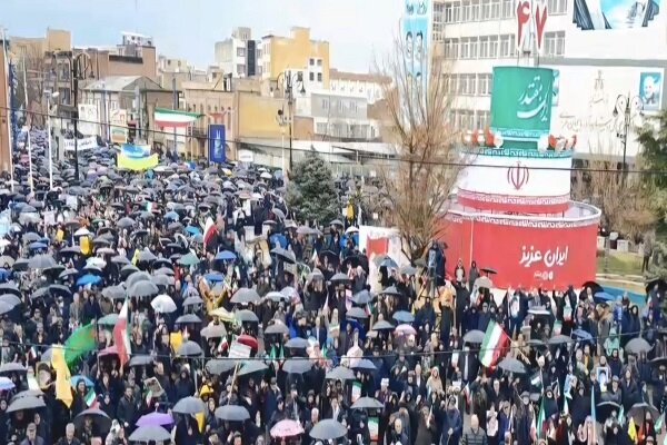 روایت حضور باشکوه آذری ها در بهمن بارانی؛راهپیمایی که ماندگار شد