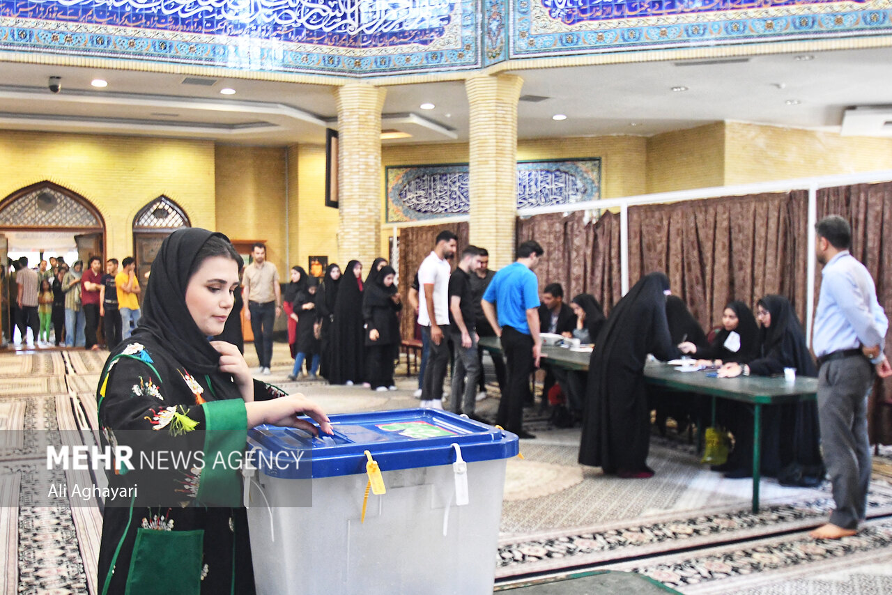 روایت مهر از حماسه حضور آذری ها/مردم سنگ تمام
گذاشتند