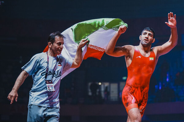 روز درخشان کشتی فرنگی ایران با چهار طلا/ میرزازاده هم طلاییشد