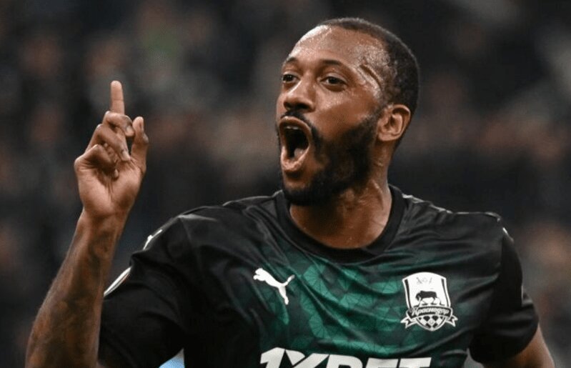 روزنامه پرتغالی: «فرناندز» امروز با سپاهان امضا میکند