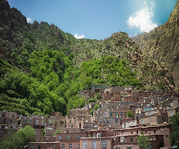 روستای نگل قطب زیارتی کردستان/بزرگ‌ترین پل شیشه‌ای معلق درنگل
