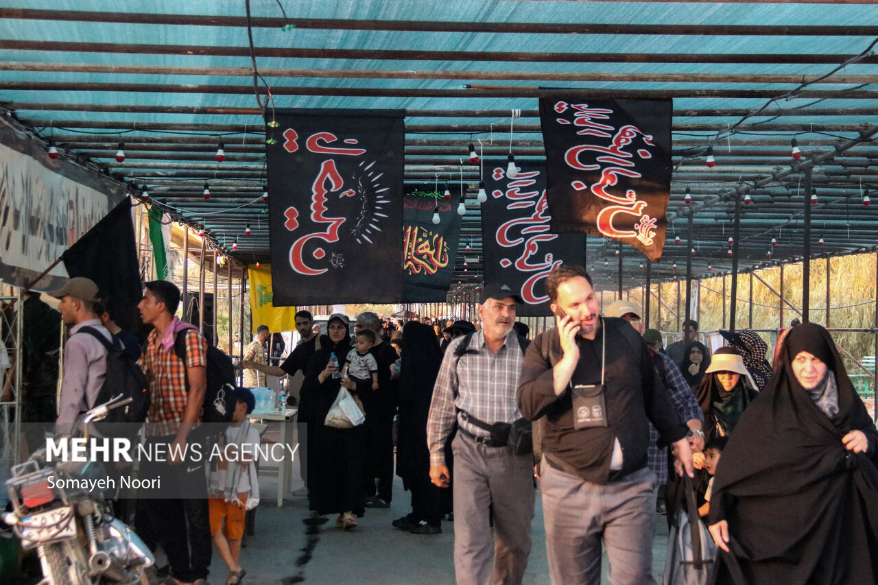 روند بازگشت زائران به اوج رسید/ مشکل ترافیکی در مرزها
نداریم