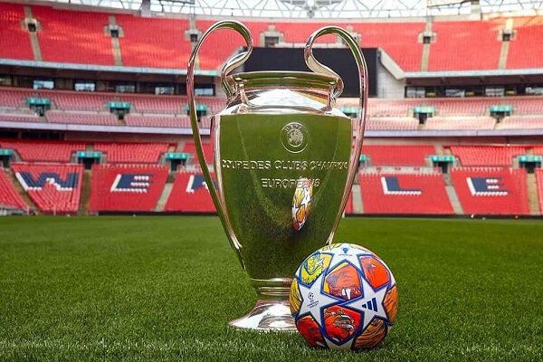 رونمایی یوفا از توپ جدید لیگ قهرمانان اروپا/ نبرد «شیرها» درلندن