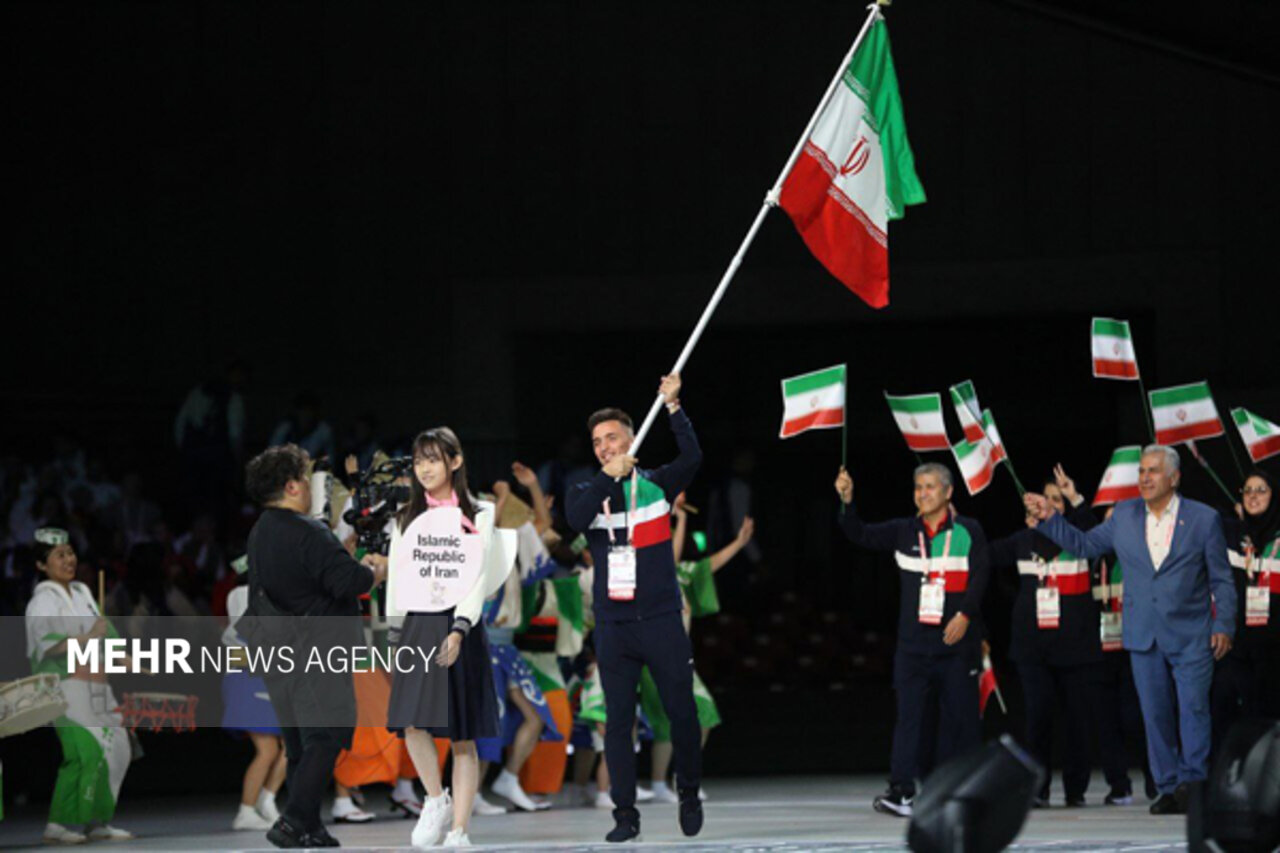رژه کاروان ورزش ایران در المپیک بیست و پنجم ناشنوایان