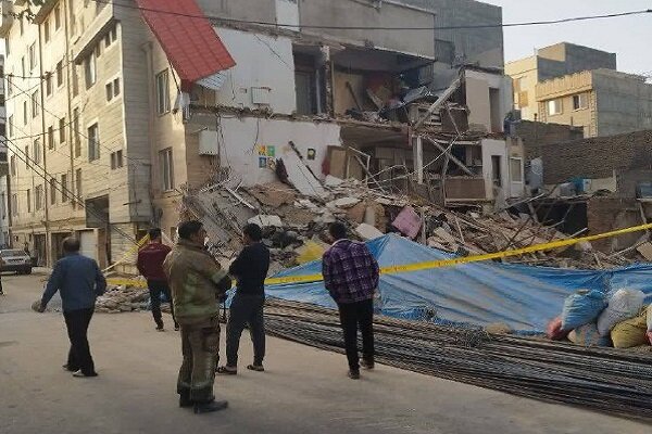 ریزش یک ساختمان ۳ طبقه بر اثر گودبرداری غیراصولی در تهران