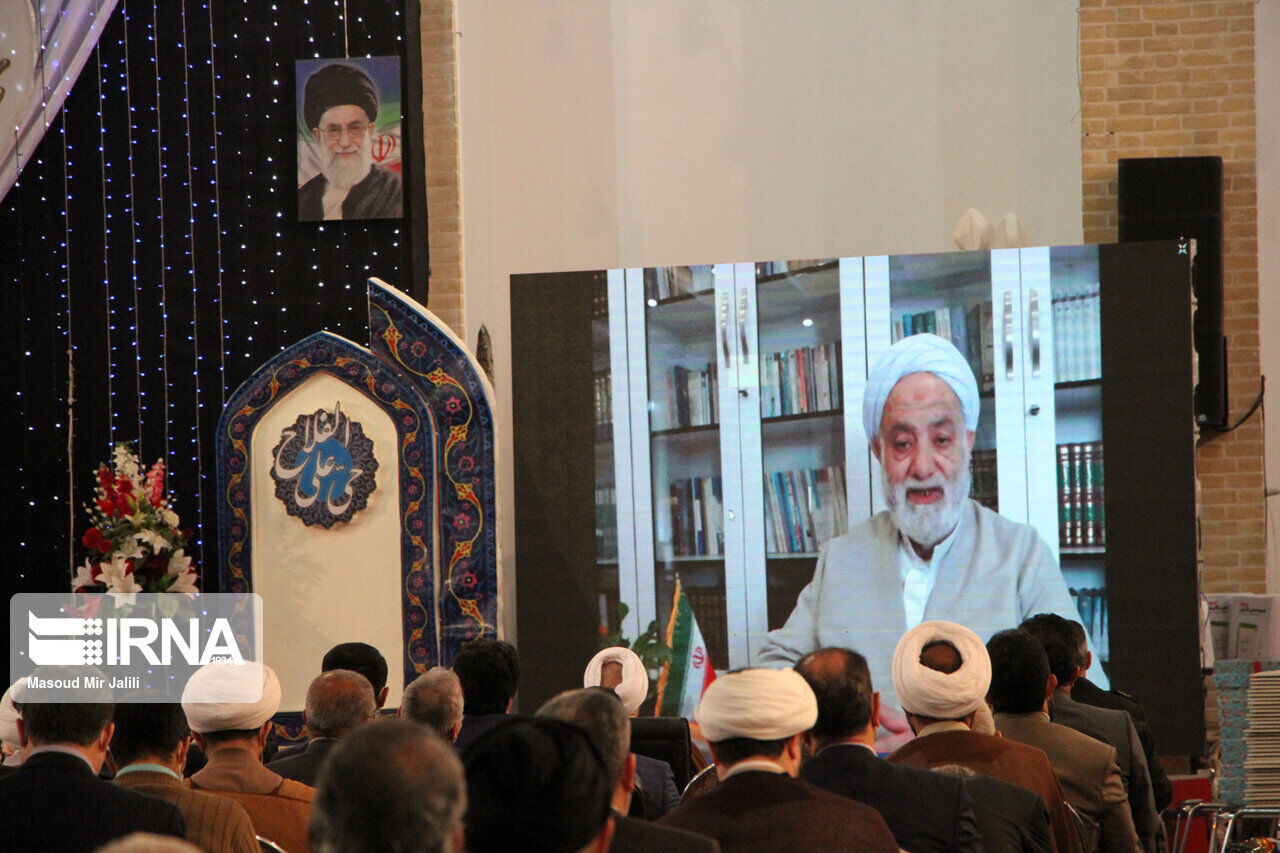 رییس ستاد اقامه نماز: خانوادهها مواظب آثار منفی شبکههای مجازی بر جوانان باشند