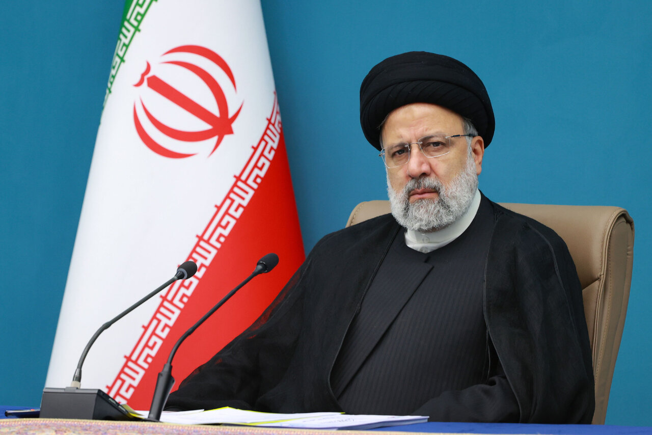 رییسی وارد ورزشگاه بانه شد