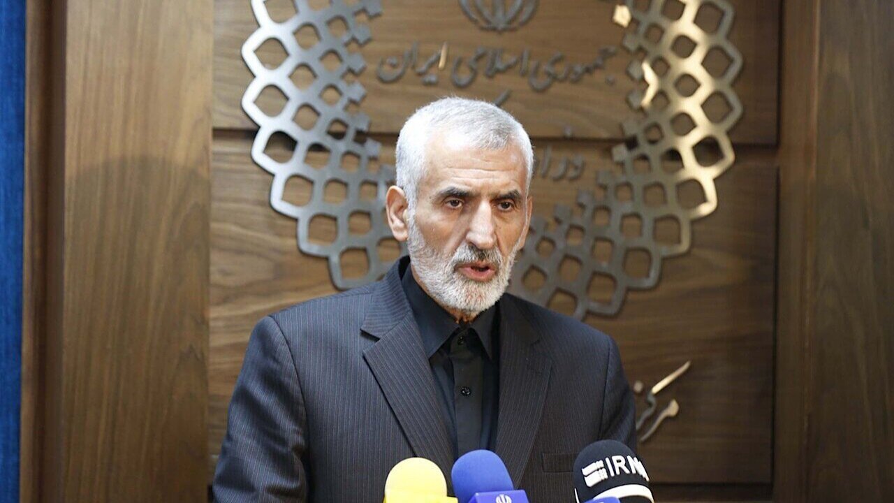 زائران روز اربعین به کشور برنگردند