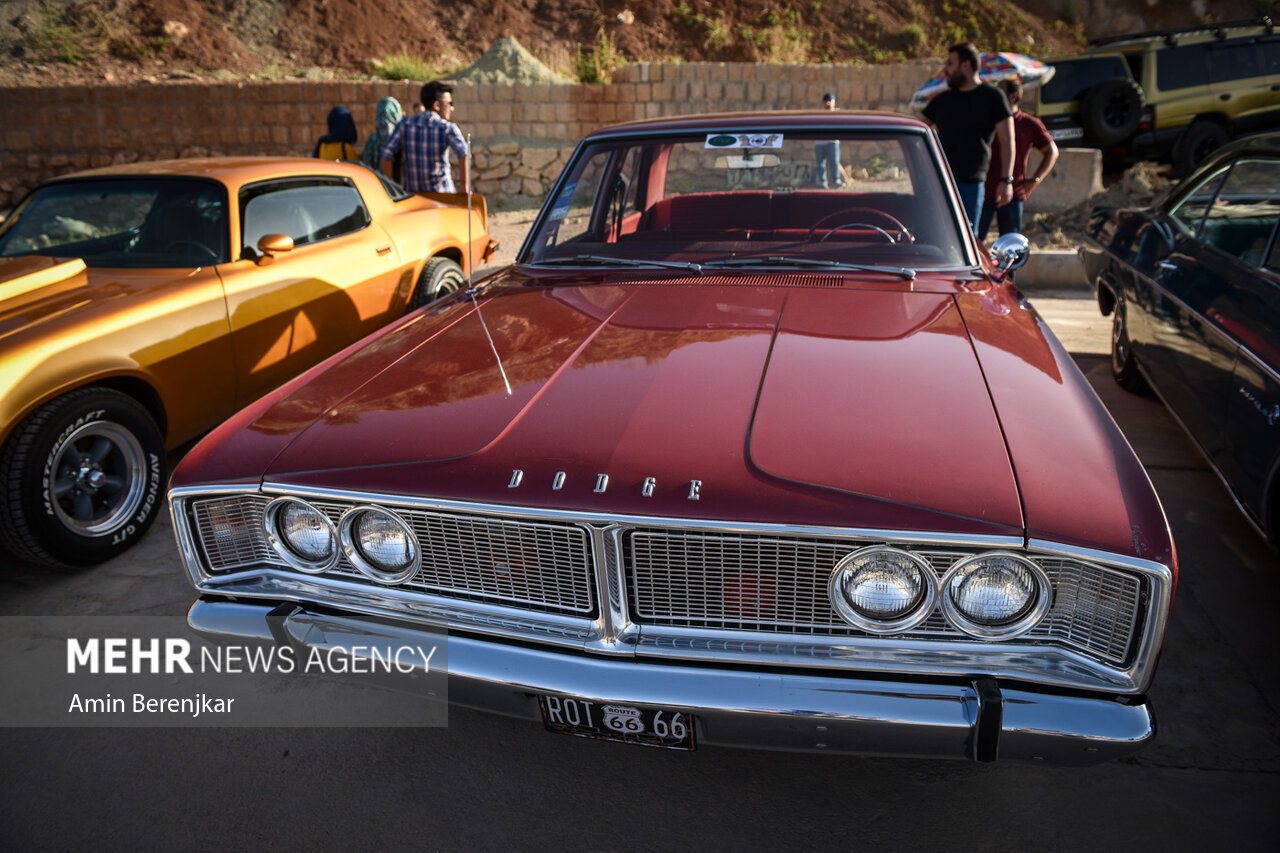 زاهدی: راهور باید درباره تردد ماشینهای تاریخی تصمیم بگیرد نه ما