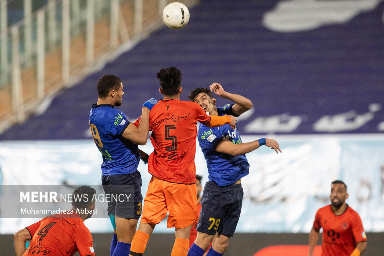 زمان بازیهای پرسپولیس و استقلال تغییر کرد