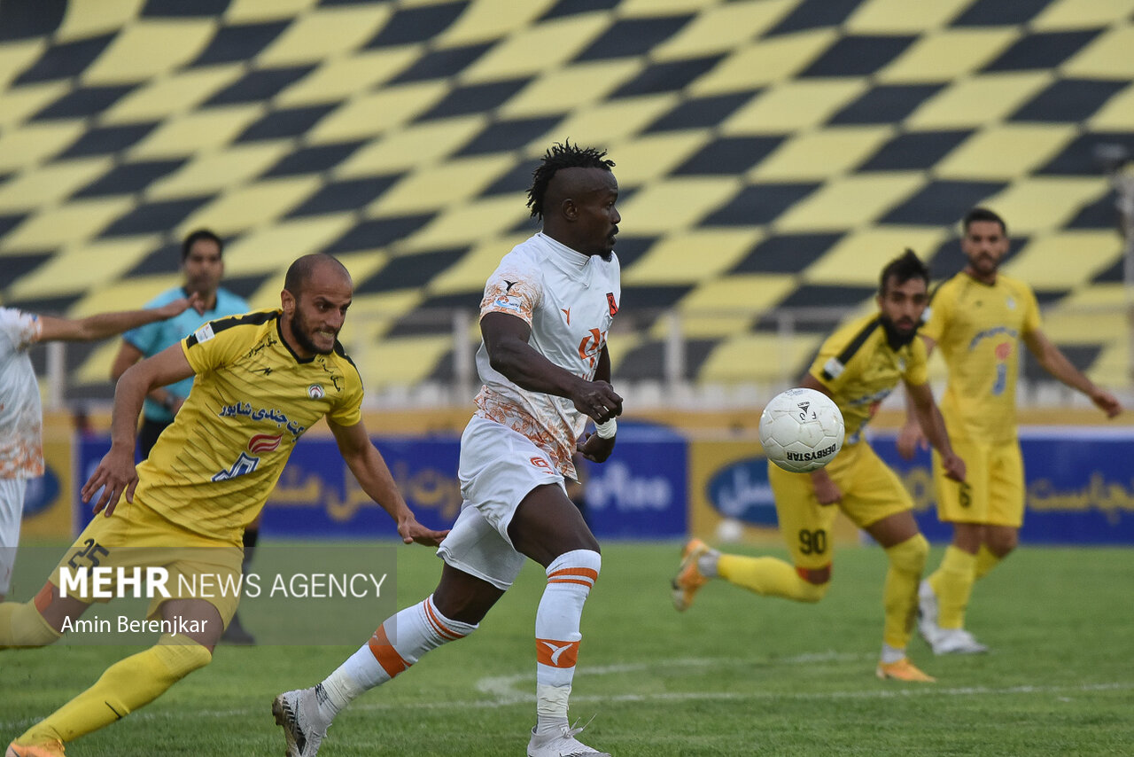 زمان سه بازی لیگ برتر فوتبال تغییر کرد