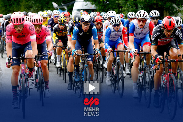 زمین خوردن دوچرخه سواران در تور دو فرانس