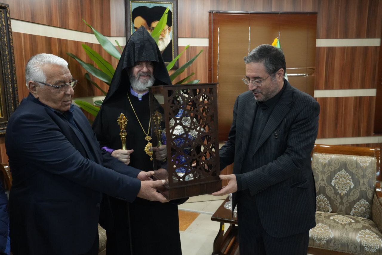 زندگی صمیمی مسیحیان و مسلمانان در آذربایجان غربی مثال زدنی است