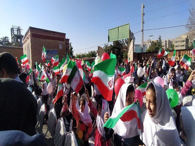 زنگ بازگشایی مدارس در سنندج نواخته شد