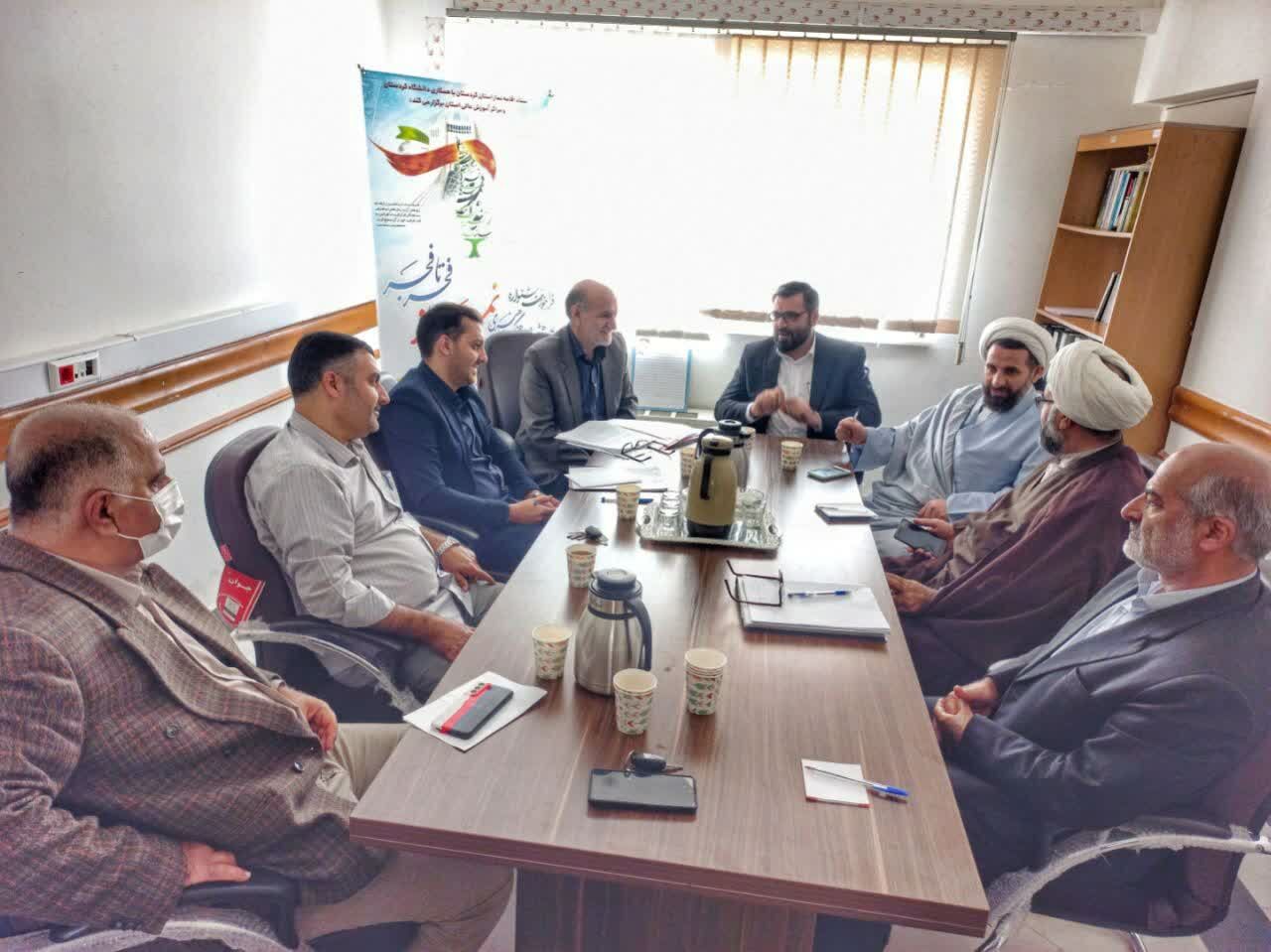 زیباییهای نماز با ابزار هنر در میان جوانان و نوجوانان ترویج شود