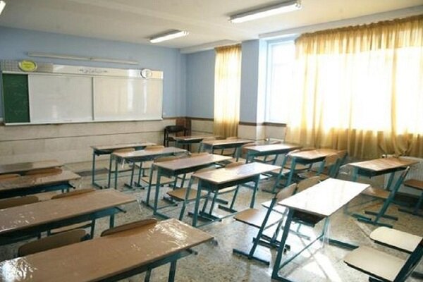 ساخت ۲ کلاس درس توسط مدیر مدرسه ای در ماکو