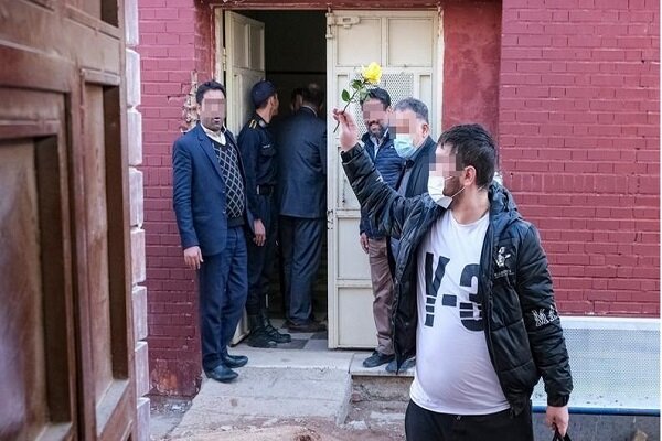 سالروز موافقت رهبر انقلاب با عفو متهمان و محکومان اغتشاشات
