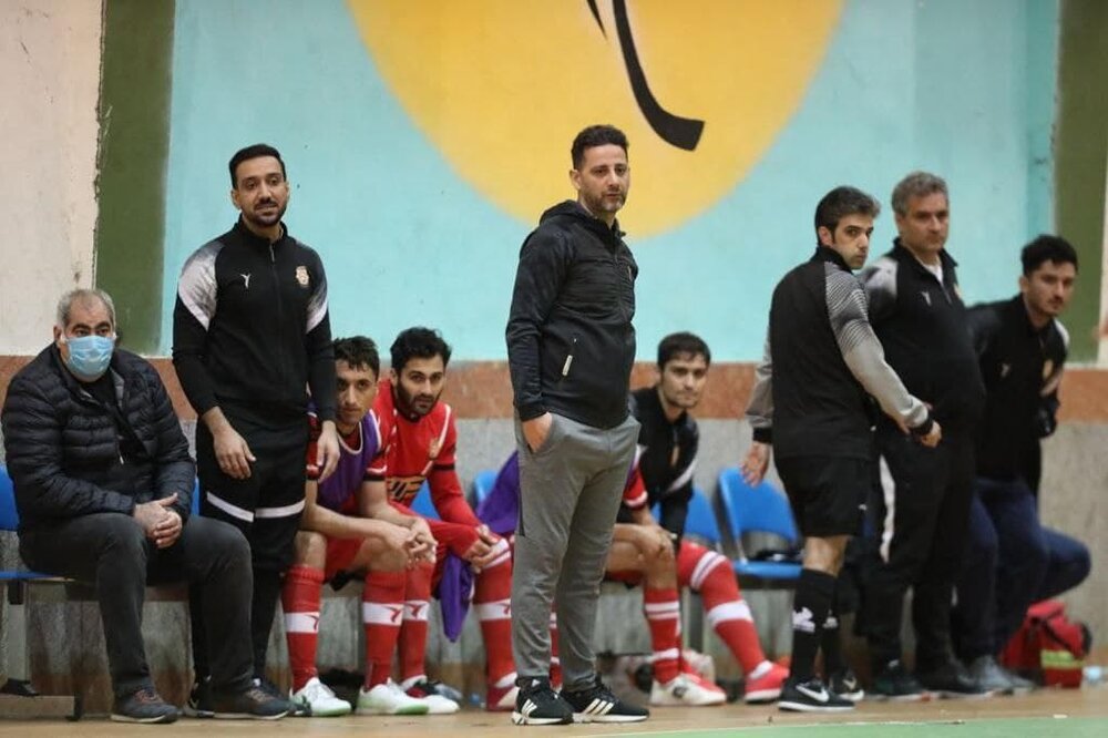 سالن ساری کندهکاری و بسیار سرد بود/ ۵۰ دقیقه در راه بودیم