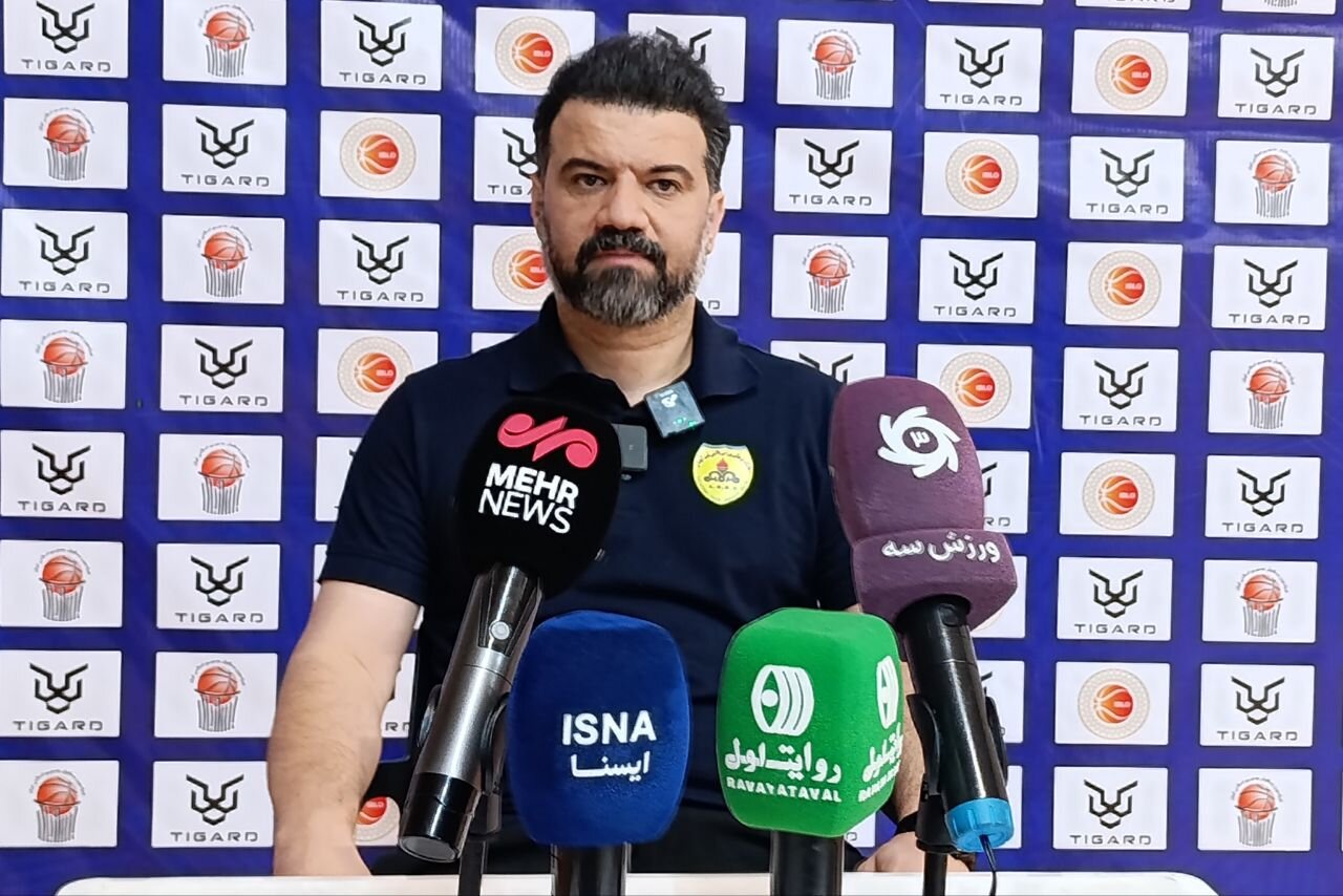 سامری رمز پیروزی نفت آبادان را تصمیمهای درست در اوج خستگی دانست